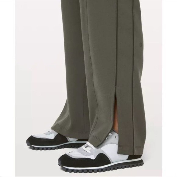 Lululemon On the Right Track Pant in Dark Olive Green 8 NWOT - Picture 3 of 12